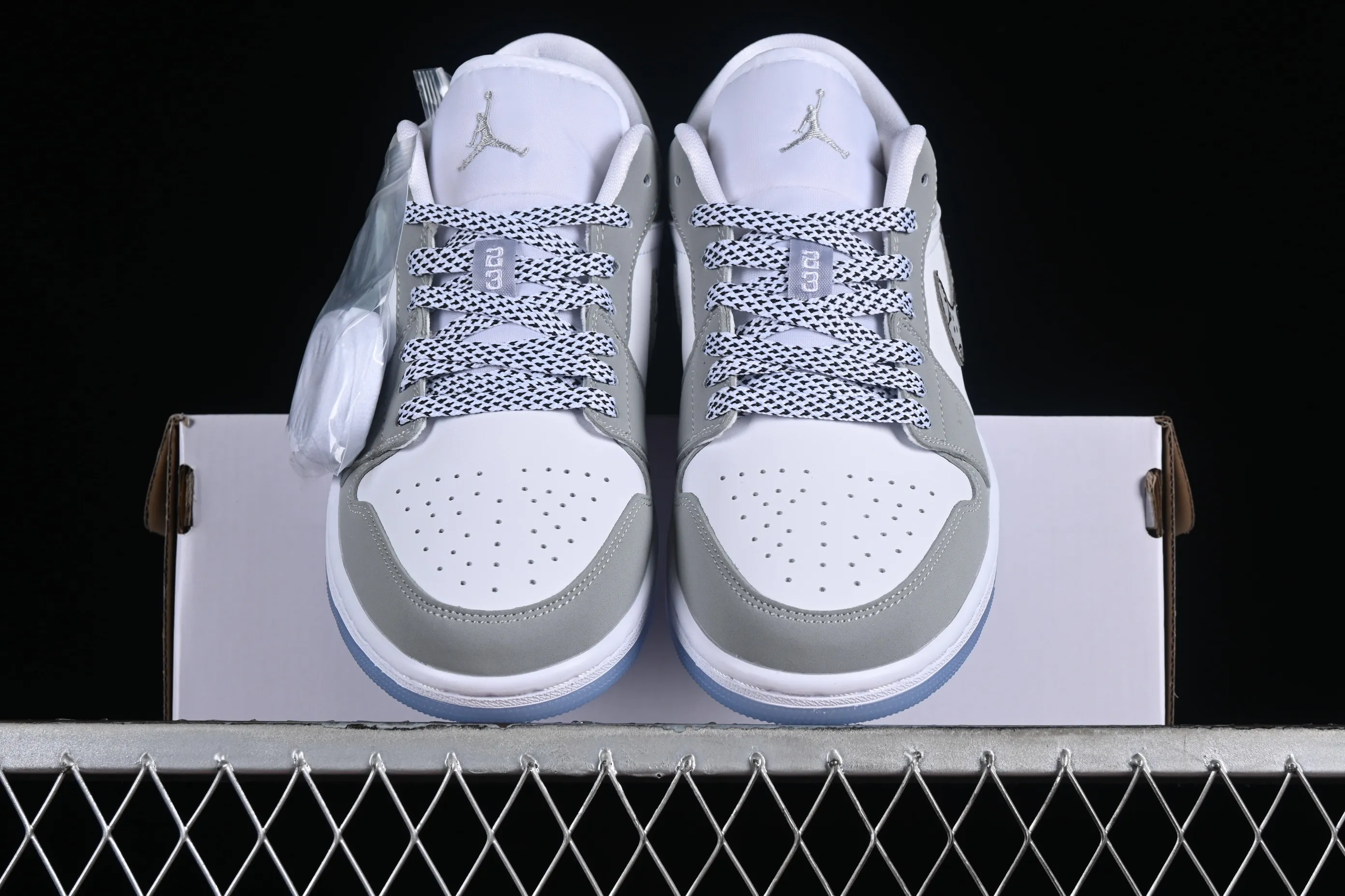 All Categories Air Jordan Jordan Series Basketball Shoes Air Jordan 1 Low Air Jordan 1 Low AJ1 Joe 1 Wolf Gray Low-top Cultural Leisure Sports Shoes DC0774-105